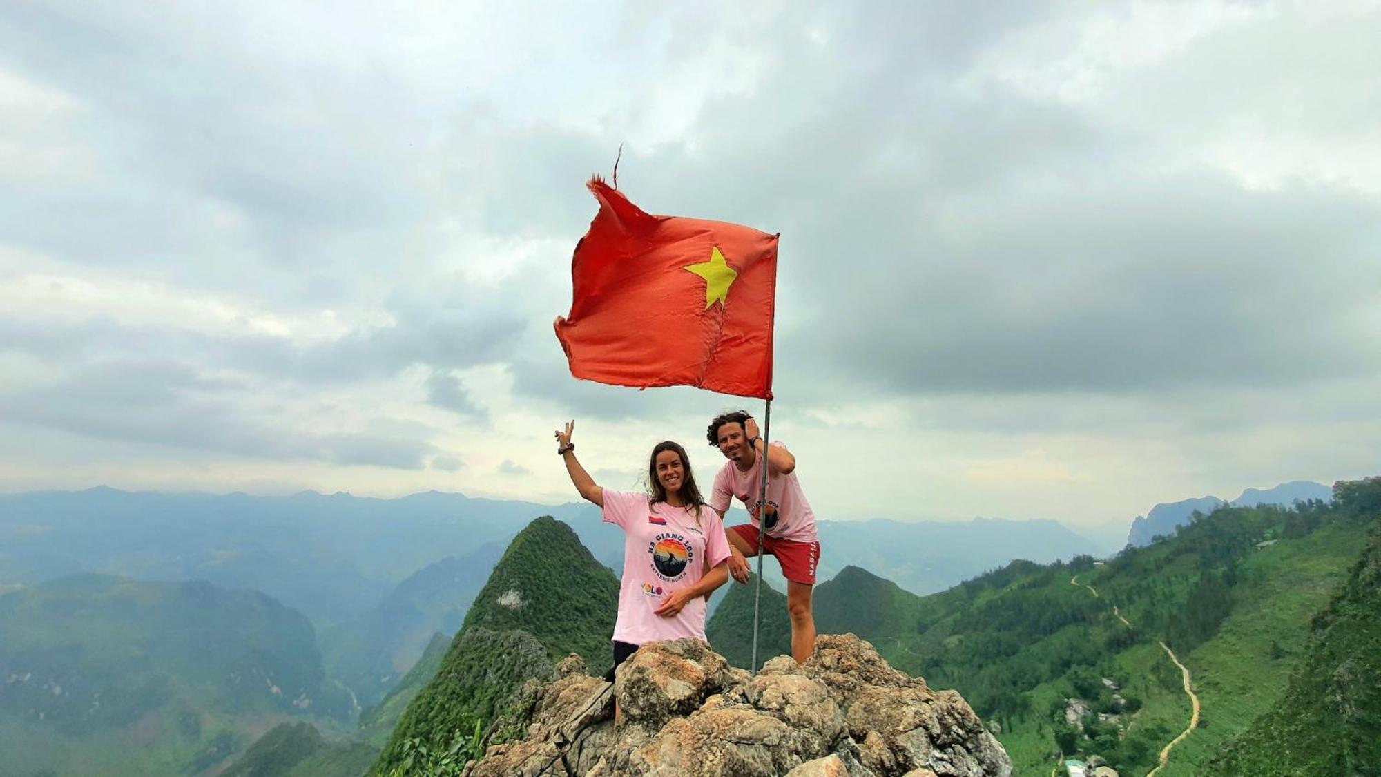 Yolo Ha Giang Adventures, Motorbike And Loop Tours Hotell Exteriör bild