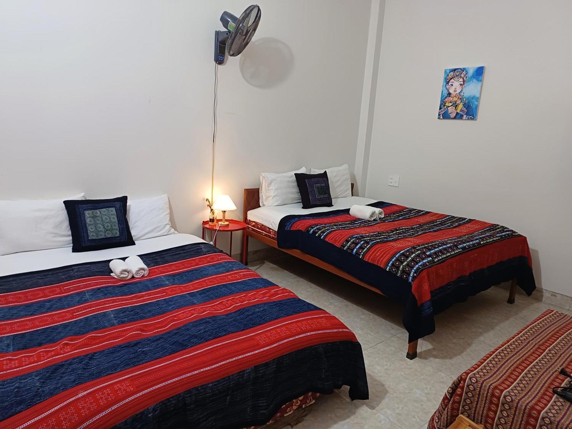 Yolo Ha Giang Adventures, Motorbike And Loop Tours Hotell Exteriör bild