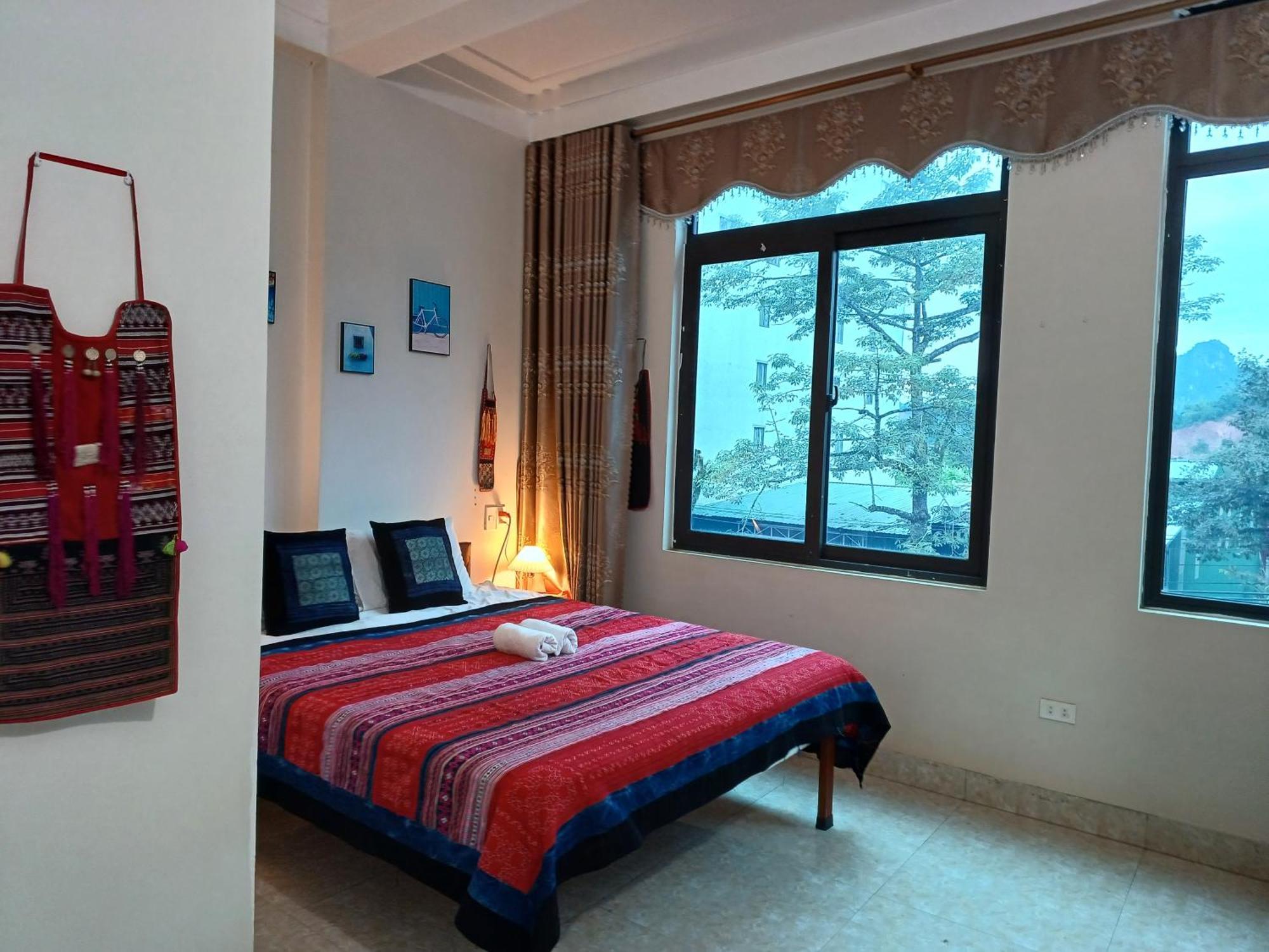Yolo Ha Giang Adventures, Motorbike And Loop Tours Hotell Exteriör bild